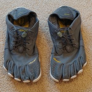 Vibram Five Fingers Running Shoe size 43 (9.5 - 10